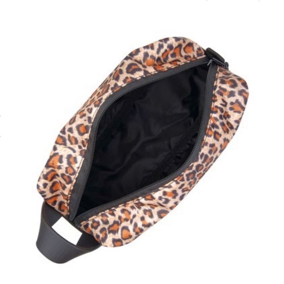 Bespoke NWT Leopard Travel Kit - Picture 7 of 7